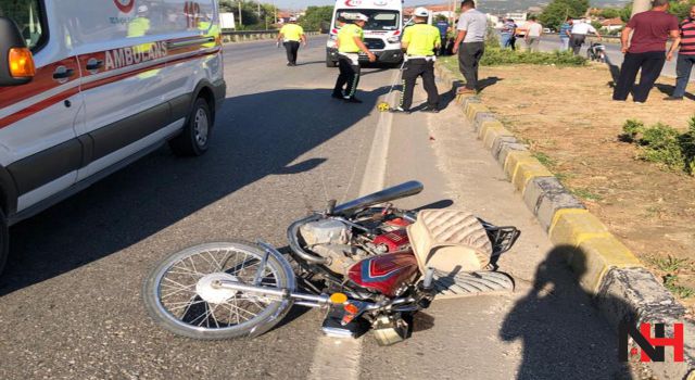 Motosiklet yayaya çarptı: 1’i ağır 2 yaralı