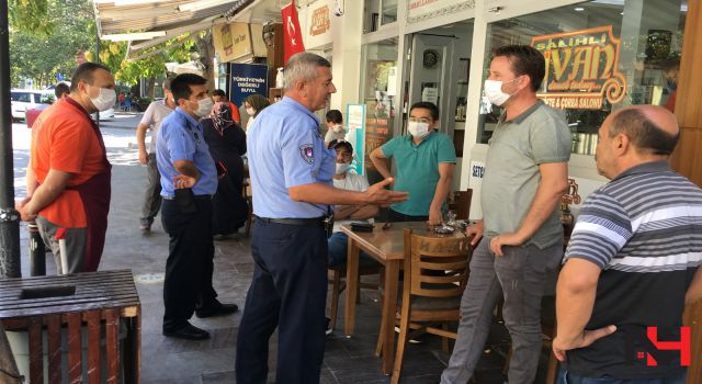 Manisa’da esnaf ve zabıtanın kaldırım tartışması