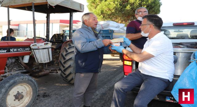 Başkandan üzüm kuyruğundaki üreticilere çorba ikramı