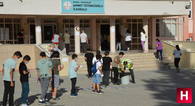 Manisa'da 21 bine yakın öğrenci bu sınavda ter döktü