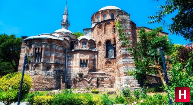 Ayasofya'dan sonra o caminin de halıları Manisa'dan