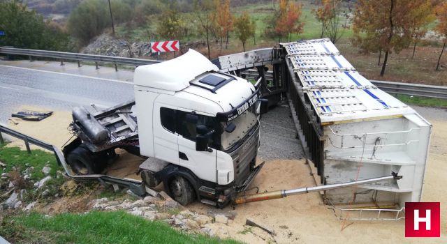 İzmir-Ankara yolunu trafiğe kapattı