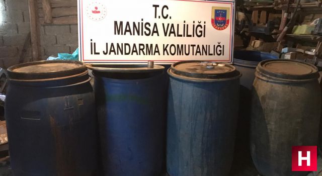 Manisa'da 4 bin 700 litre sahte içki yakalandı