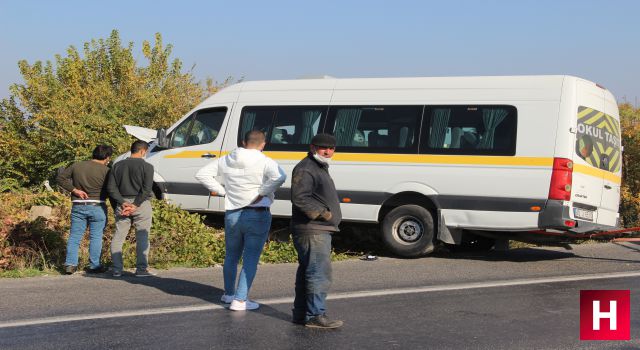 Öğrenci servisi kaza yaptı 5 yaralı