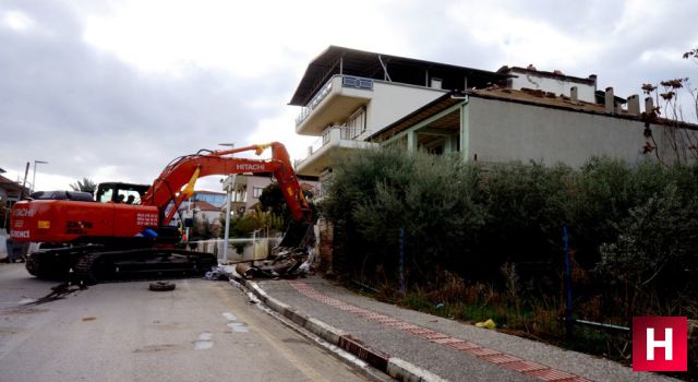 Manisa'da fay hattı üzerinde bulunan 17 evin yıkımı tamamlandı