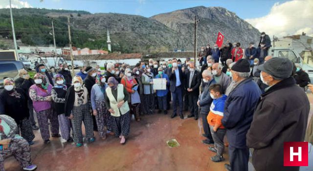 Mahallenin 17 yıllık yol çilesi