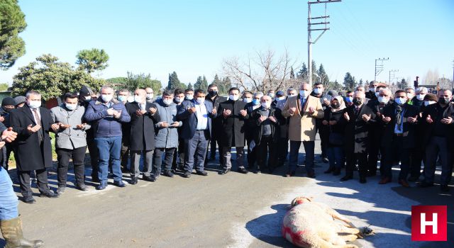 Salihli’de yapımı tamamlanan beton yol dualarla açıldı