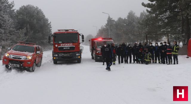 Manisa İtfaiyesi'nden Spil'de tatbikat