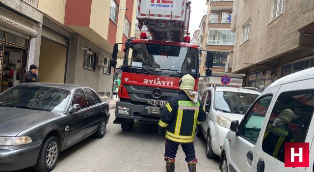 Manisa'da dar yollar ve çift sıra park itfaiye ekibine zor anlar yaşattı