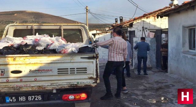 Akhisar Belediyesi karantinadaki aileleri unutmadı