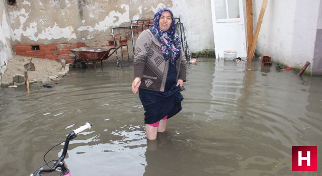 Manisa'da yağmurla birlikte alışıldık görüntüler