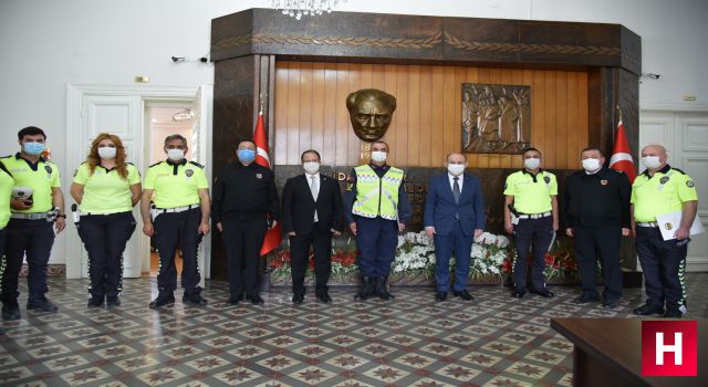 Manisa'da başarılı trafik polisleri ödüllendirildi