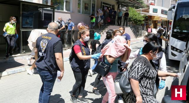 Manisa'da yabancı uyruklu kadınlara zorla fuhuş yaptıran şebekeye operasyon