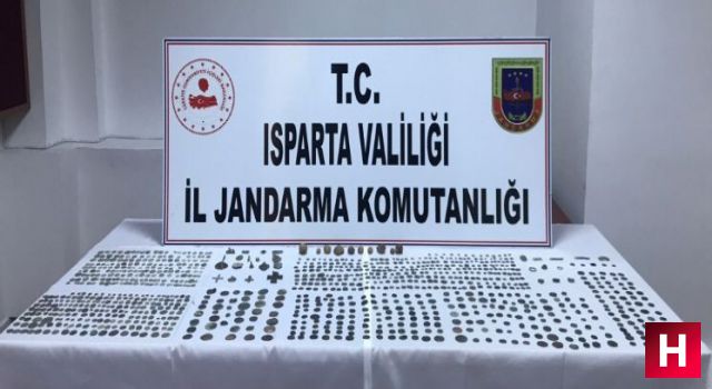 Manisa'dan götürdükleri tarihi eserleri satarken yakalandılar