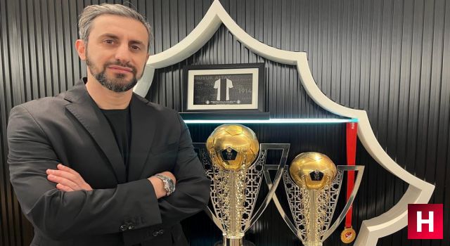 Manisa FK'nın eski teknik direktörü süper lig ekibiyle anlaştı