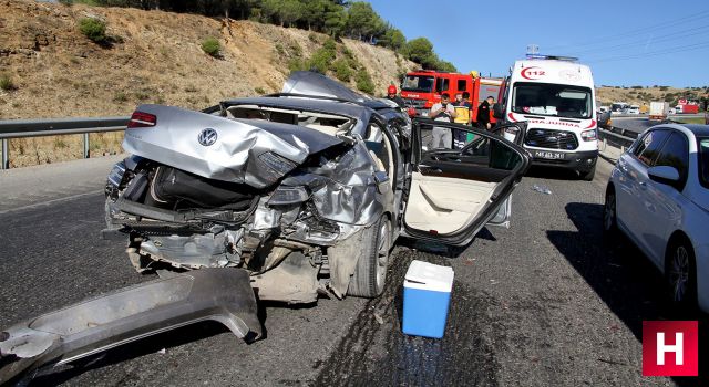 Manisa'da zincirleme kazada 4 kişi yaralandı