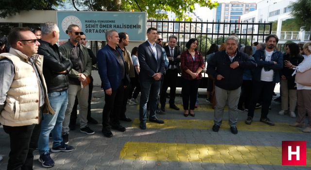 Manisa'da öğrencisini darp eden öğretmene destek