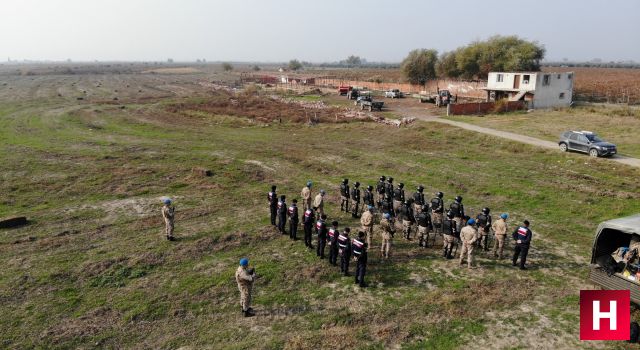 Kuruyan gölün ortasına kaçak yapılaşma