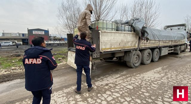 Manisa'dan yola çıkan tırlar İzmit'i karıştırdı olaya AFAD el koydu