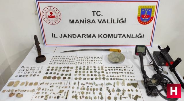 Manisa'da Roma ve Osmanlı dönemine ait çok sayıda eser ele geçirildi