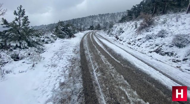 Manisa'nın ilçesinde eğitime kar engeli