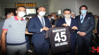 Bakan Pakdemirli’ye Manisaspor forması