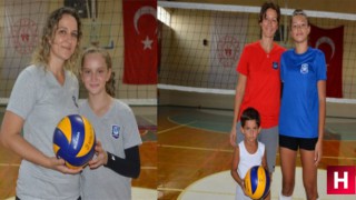 Anneleri gibi voleybolcu olmak istiyorlar