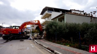 Manisa'da fay hattı üzerinde bulunan 17 evin yıkımı tamamlandı