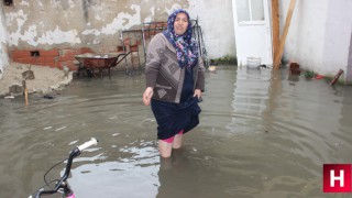 Manisa'da yağmurla birlikte alışıldık görüntüler