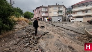 Bir sene içinde ikinci kez sel felaketi yaşayan mahalle savaş alanına döndü