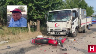 Süt kamyoneti ile çarpışan motosiklet sürücüsü kurtarılamadı