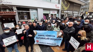 Yüksek elektrik faturaları Manisa’da da protesto edildi