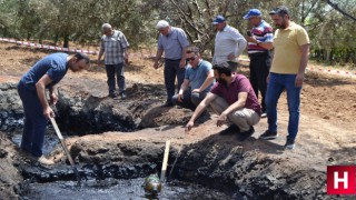 TPAO, Manisa'da çıkan petrole benzer sıvıdan numune aldı