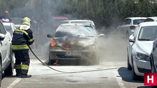 Manisa’da park halindeki otomobil yandı